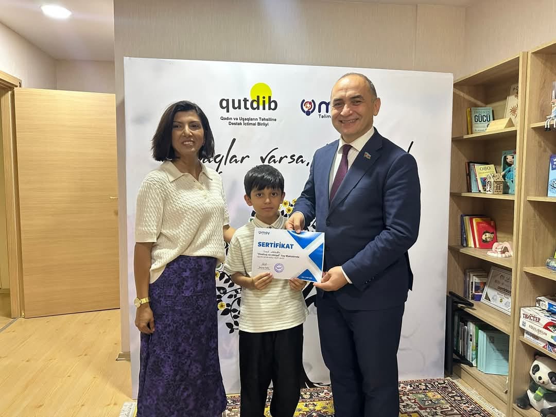 Balaca vətəndaşlarla böyük söhbət: Millət vəkili yay məktəbində (FOTO)
